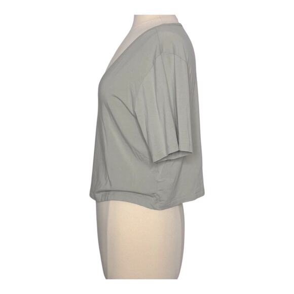 Babaton Aritzia Foundation V-Neck Cropped T-Shirt Sage Green Small - Picture 3 of 6